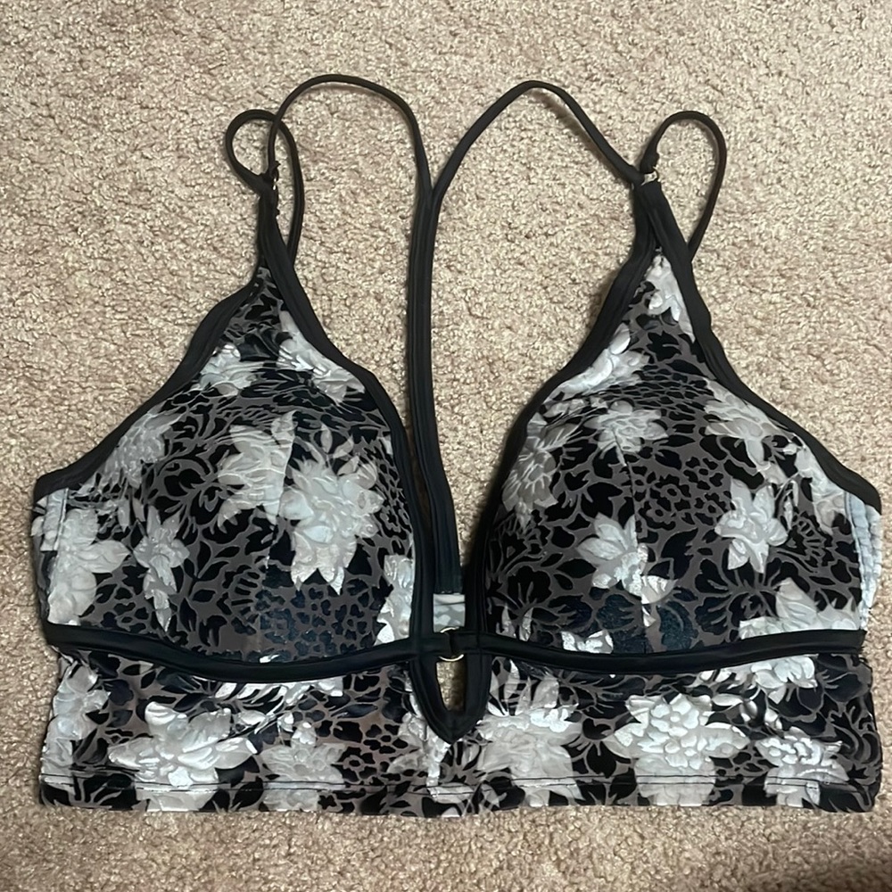 Lightly lined bra size large from Victoria’s Secret pink